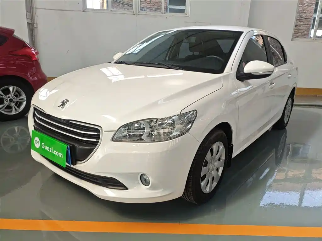 Peugeot 301 2016 1.6L Manual Comfort Edition фото 2