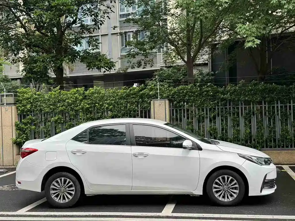 Toyota Corolla 2018 1.2T S-CVT GL Smart Edition фото 4