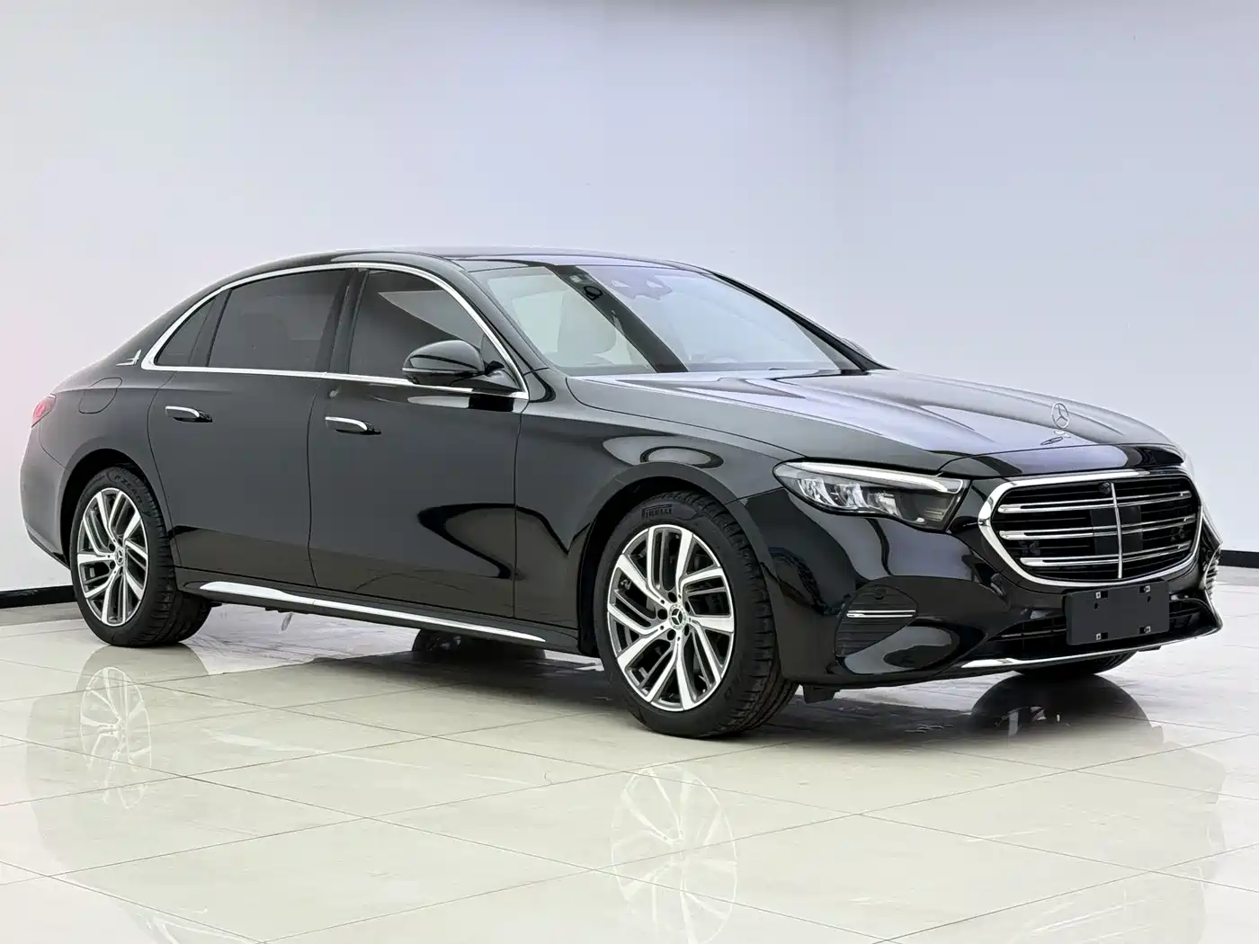 Mercedes-Benz E-Class 2024 E 300 L Fashion фото 3