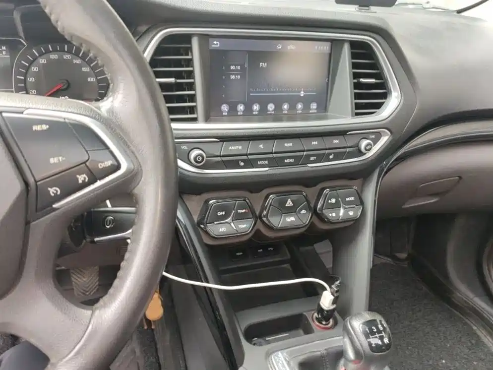 GAC Trumpchi Trumpchi GS4 2016 235T Manual Luxury Edition фото 13