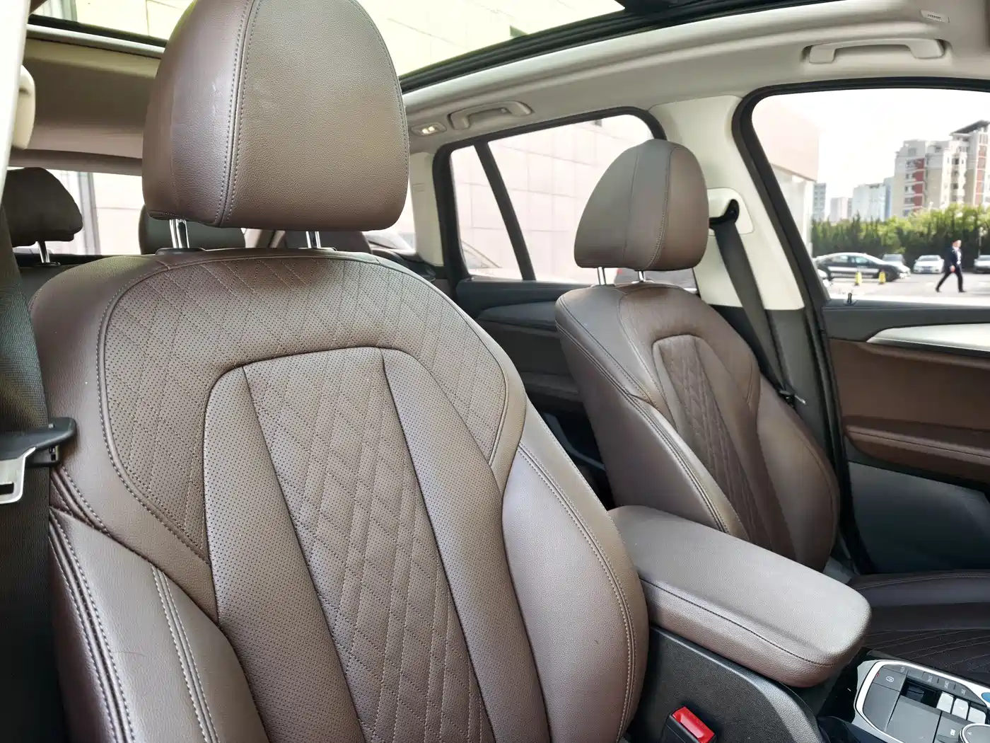 BMW iX3 2024 Innovation Leader фото 18