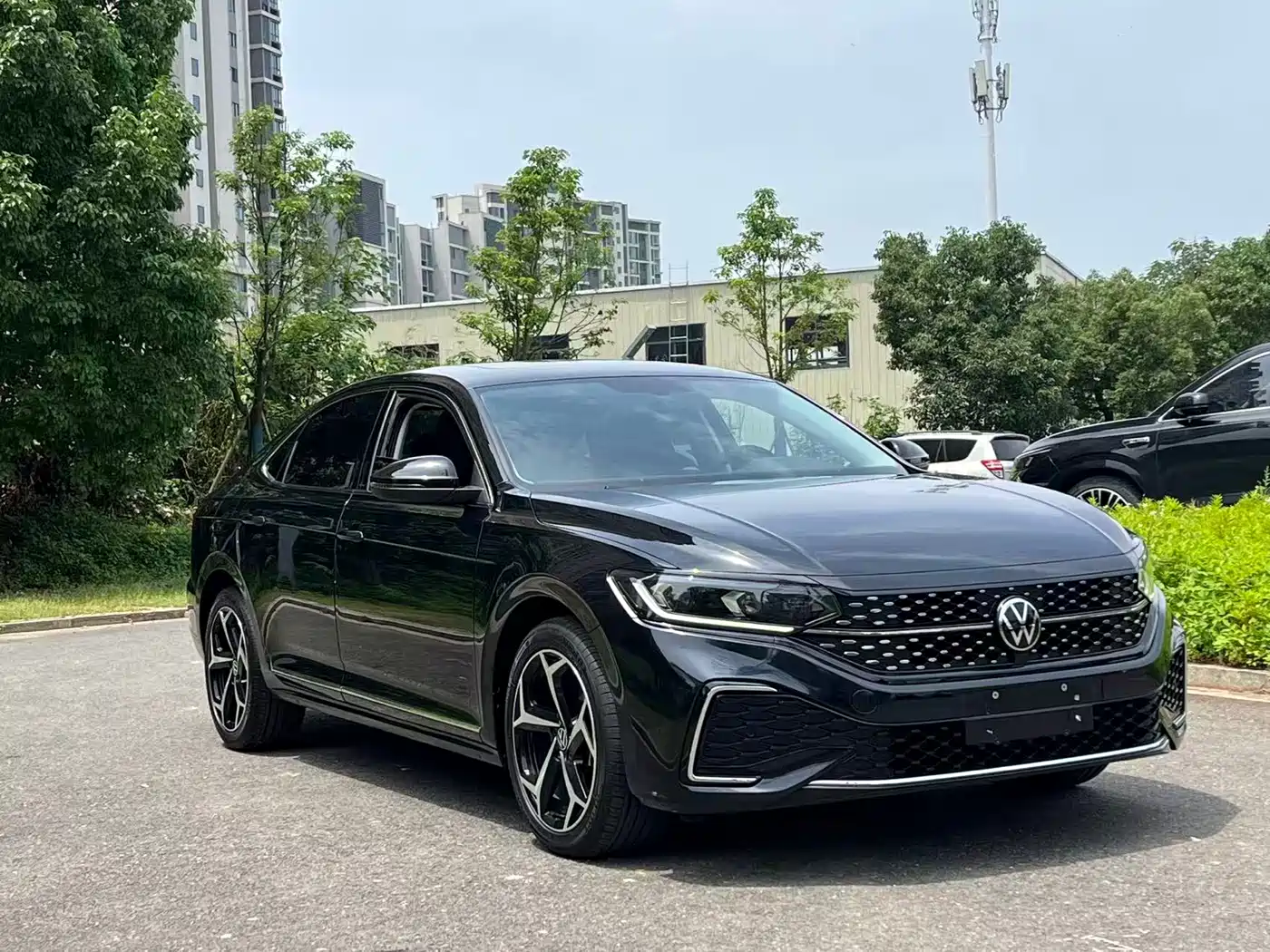 Volkswagen Passat 2023 Facelift 330TSI Starlight Elite Edition фото 3