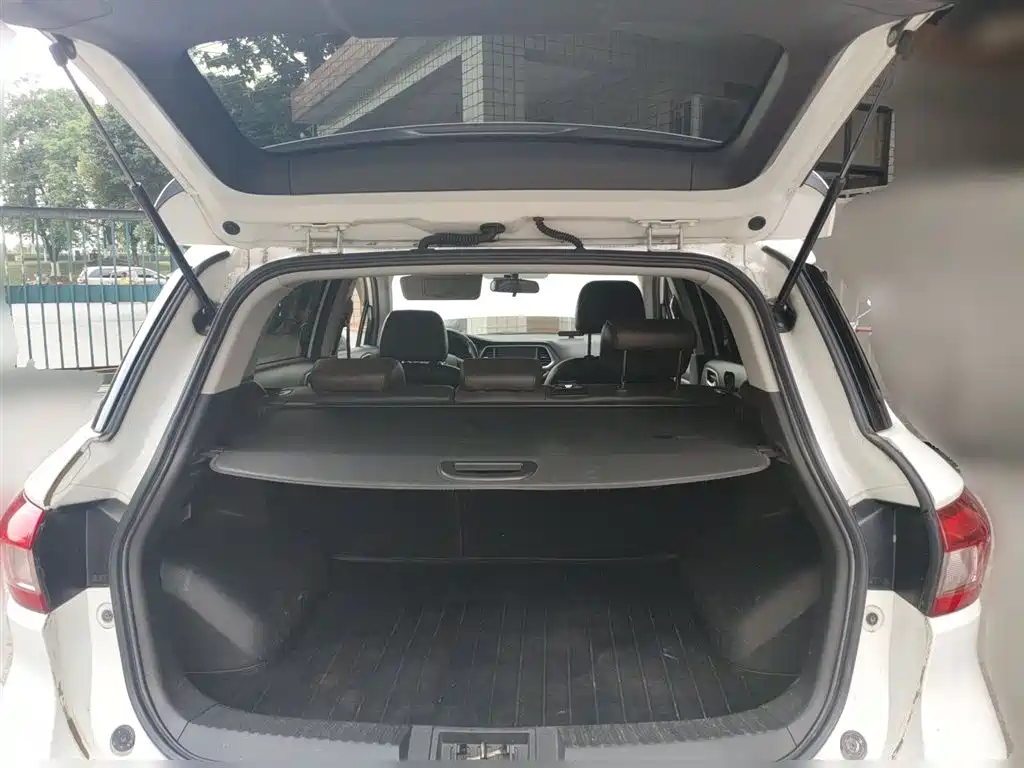 GAC Trumpchi Trumpchi GS4 2016 235T Manual Luxury Edition фото 10