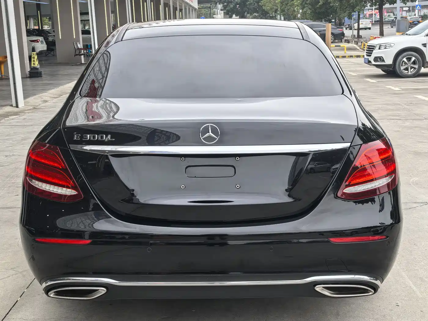 Mercedes-Benz E-Class 2020 E 300 L Fashion фото 11