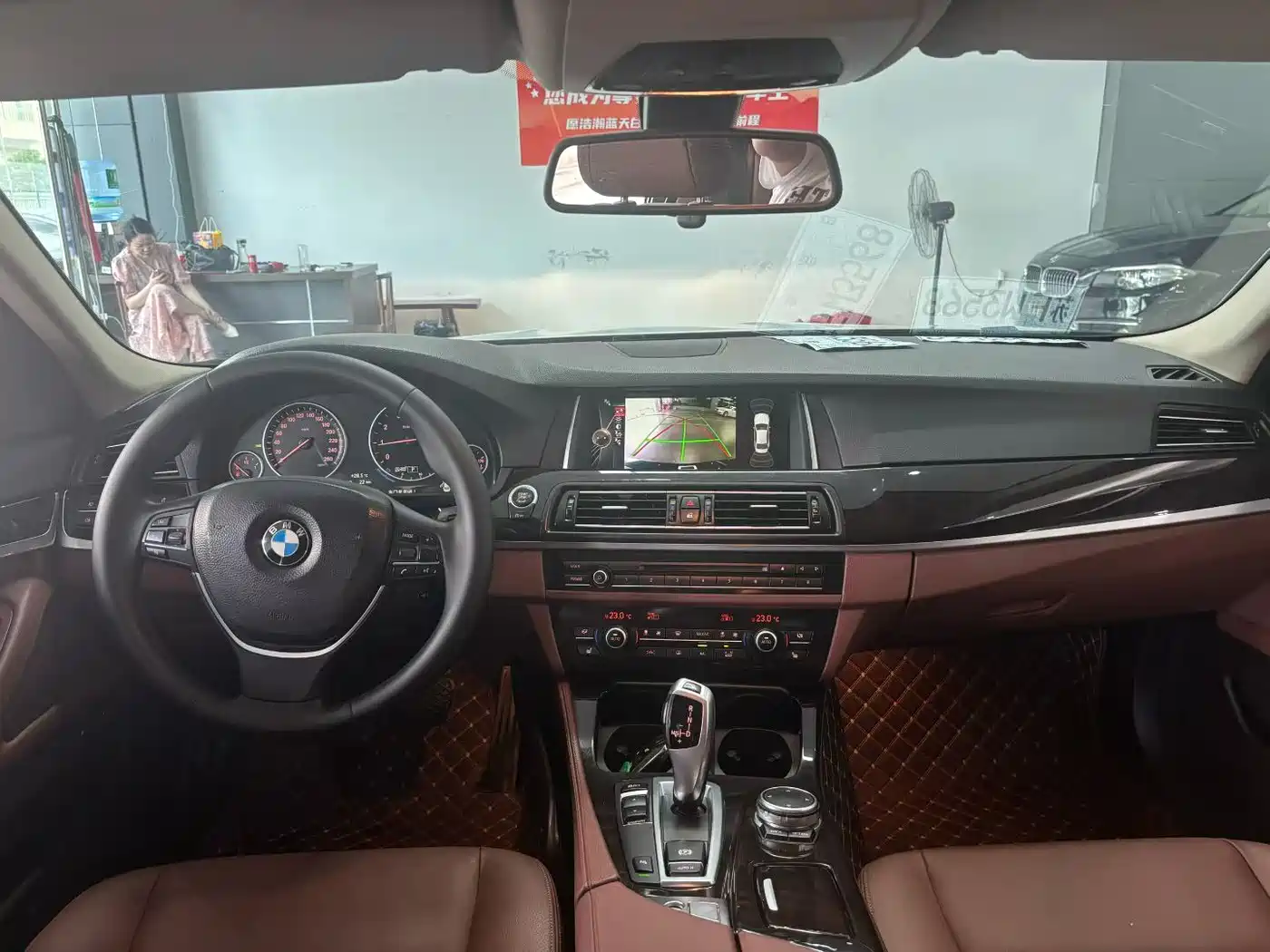 BMW 5 Series 2014 528Li Leading Edition фото 6