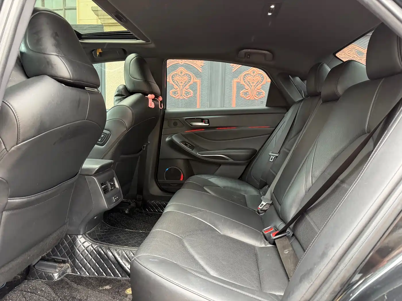 Toyota Avalon 2023 2.0L Luxury Edition фото 6