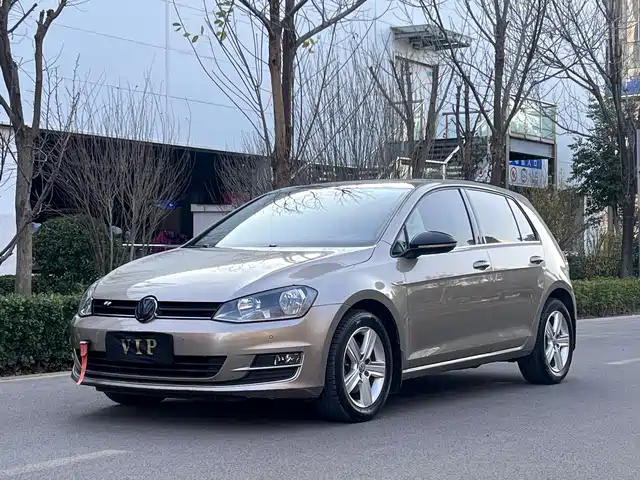 VOLKSWAGEN GOLF