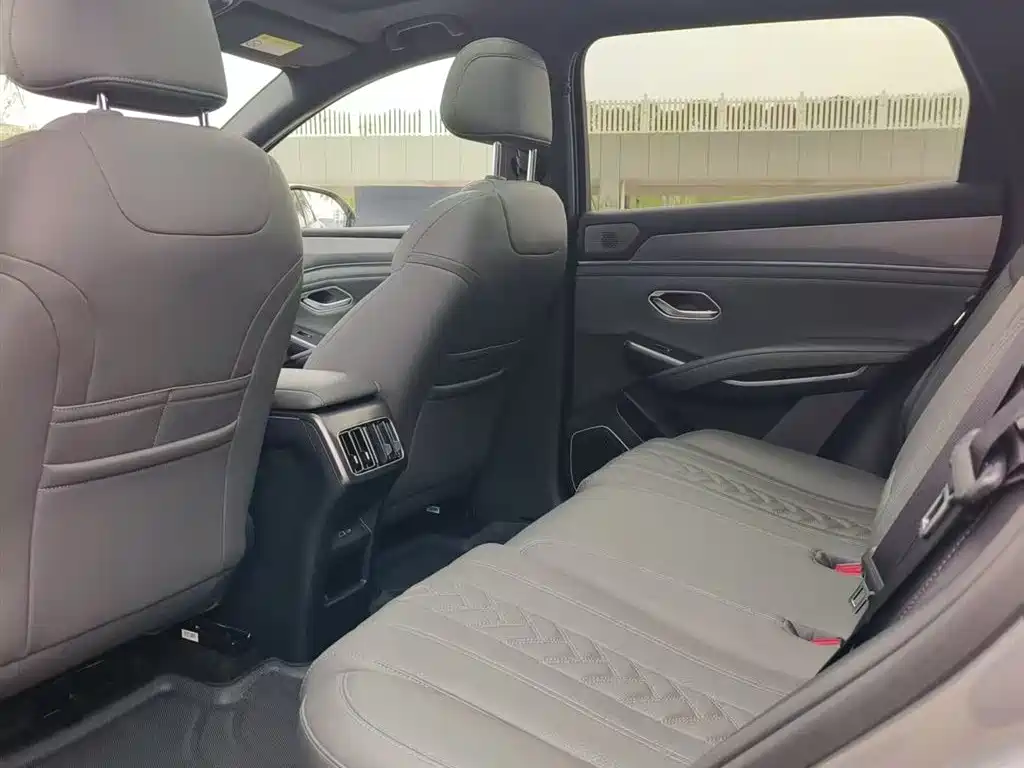 BYD Song L DM-i 2025 Smart Drive Edition 112km Surpassing фото 17