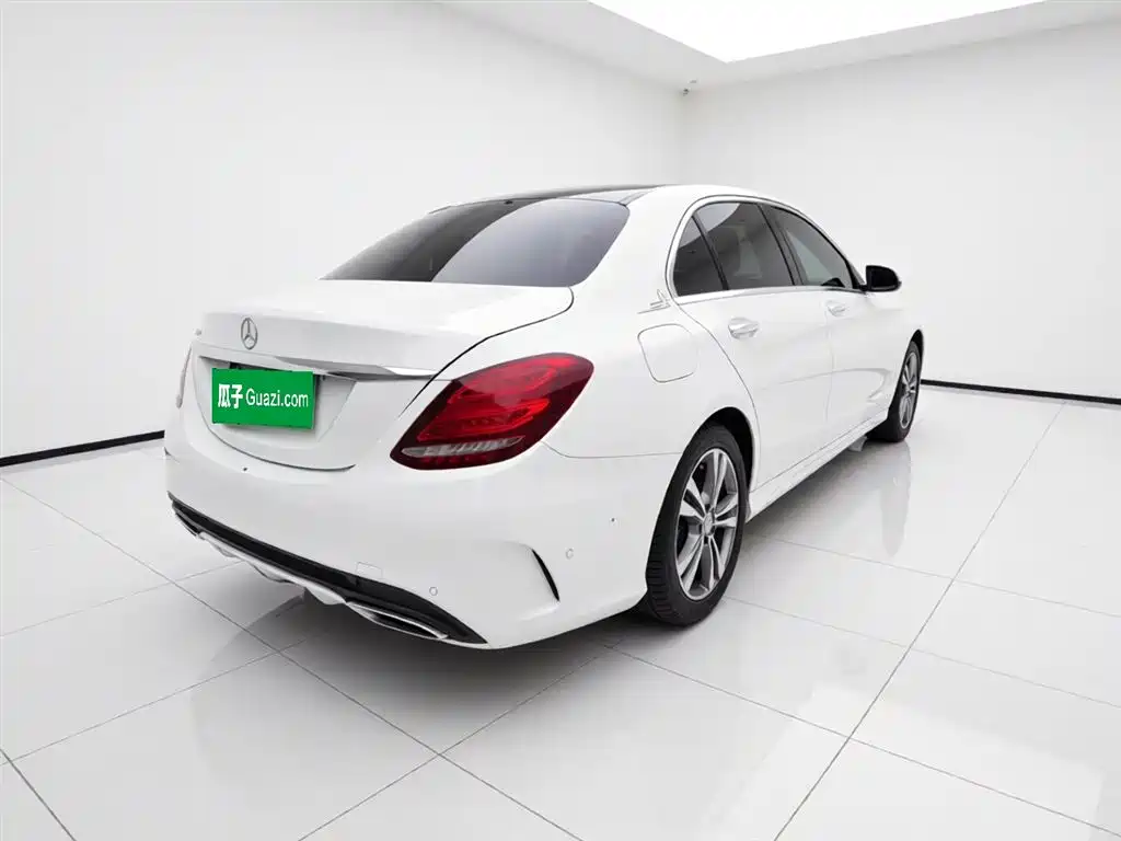 Mercedes-Benz C-Class 2015 Facelift C 200 L Sport фото 4