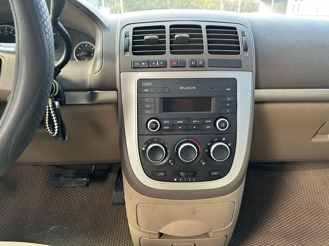 Buick GL8 2014 2.4L Classic Edition фото 11