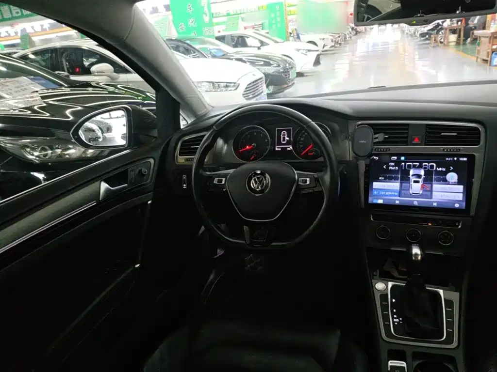 Volkswagen Golf 2016 230TSI Automatic Luxury фото 11