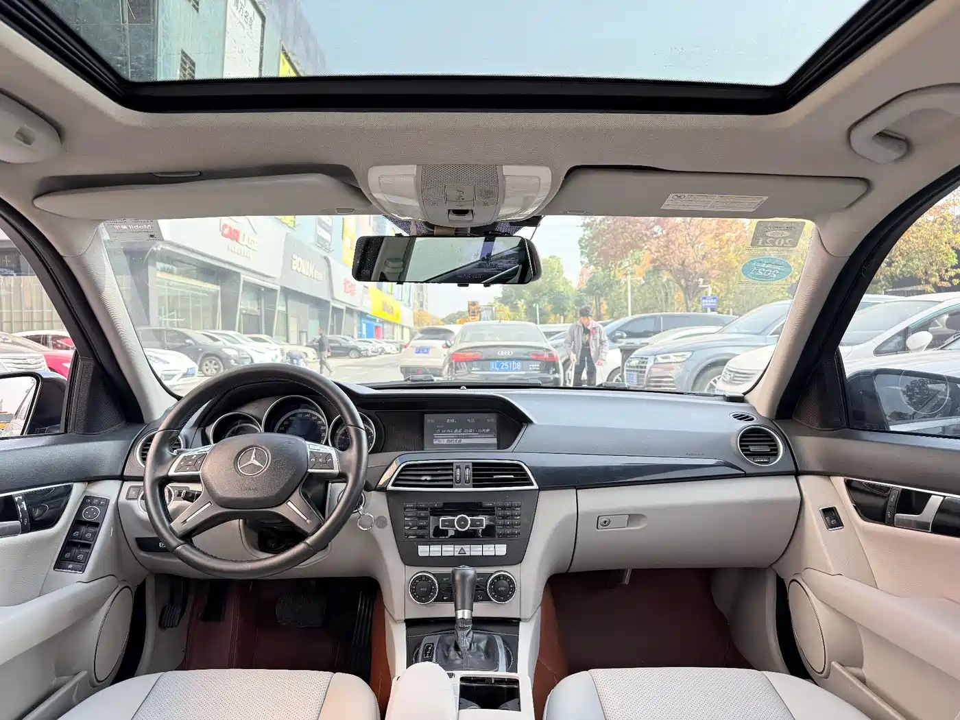Mercedes-Benz C-Class 2013 C 180 Classic Grand Edition фото 6