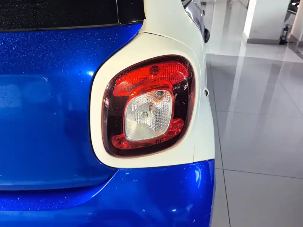 smart forfour 2018 2018 1.0L 52kW Agile Edition