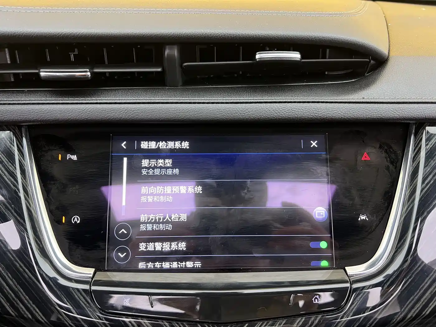 Cadillac XT6 2022 2.0T 7-Seater AWD Luxury Standard Edition фото 23
