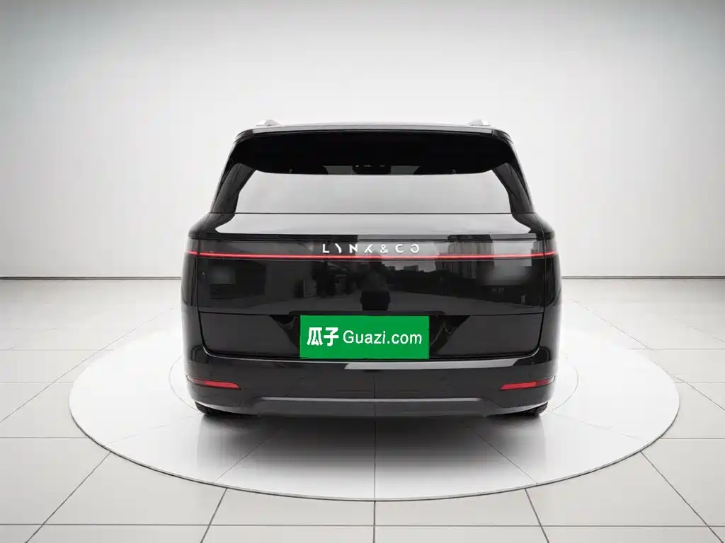 2025 Lynk & Co 900