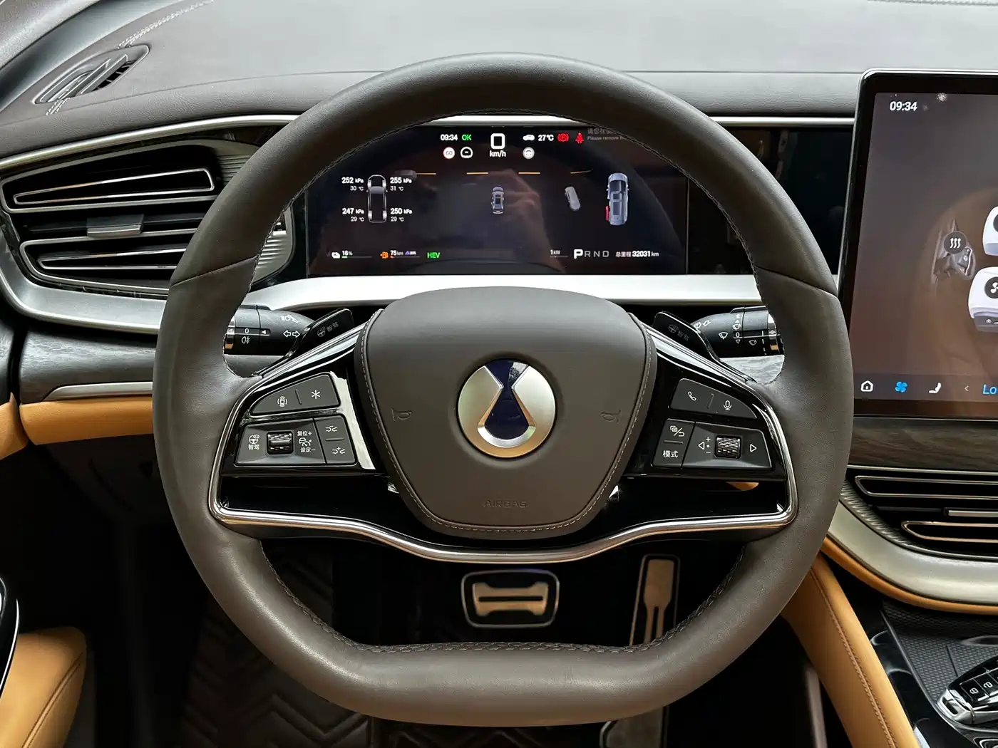 Denza D9 2025 2025 DM-i Smart Drive Edition 1020 AWD Premium