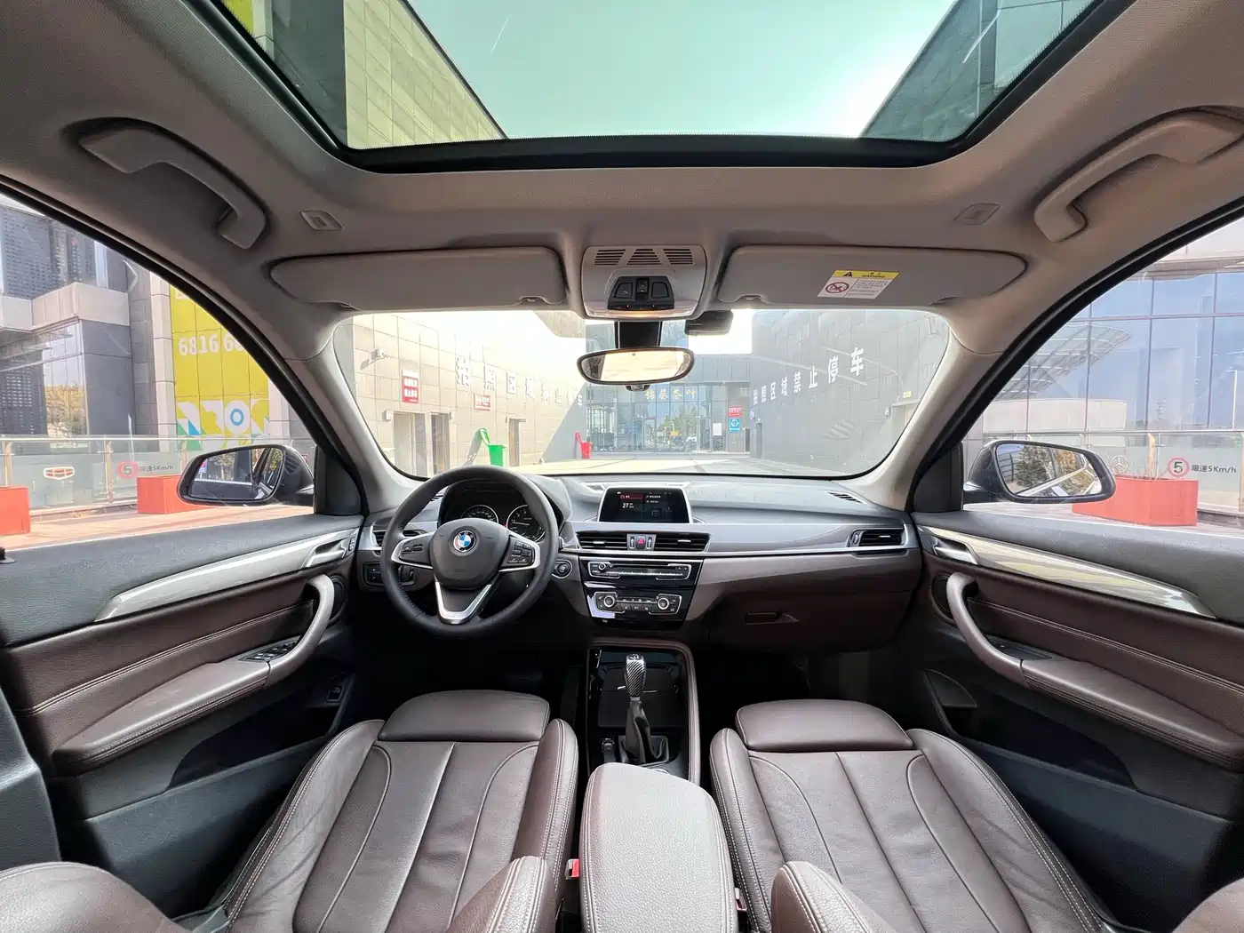 BMW X1 2018 xDrive20Li Premium Model фото 18