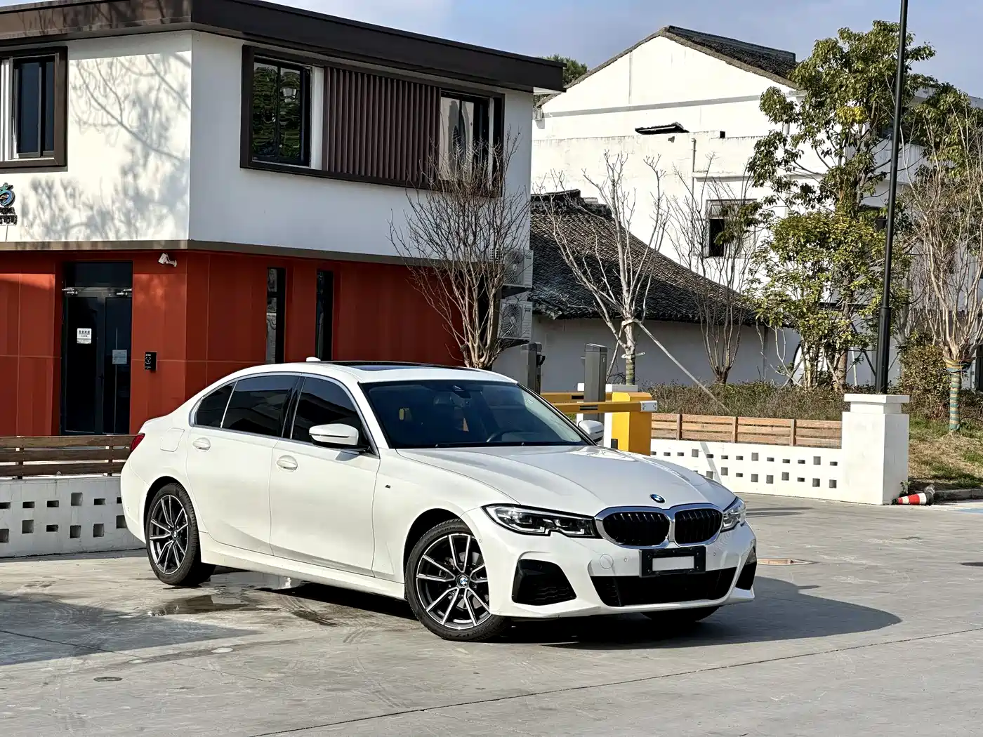 BMW 3 Series 2021 325Li M Sport Package фото 3