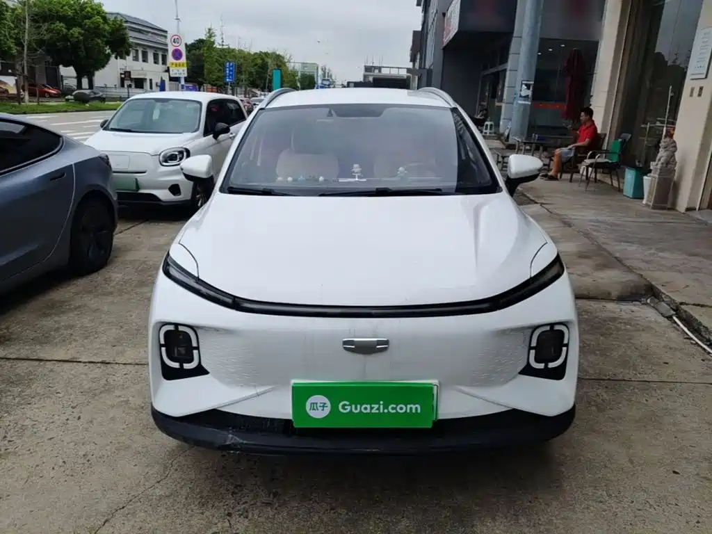 Фото 3 - Geely Geometry E Firefly