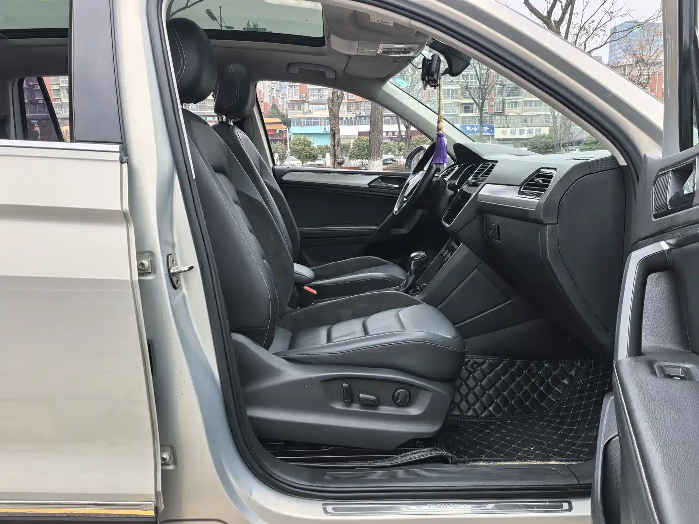 Volkswagen Tiguan L 2019 330TSI Automatic 2WD Panorama Comfort Edition China VI фото 5