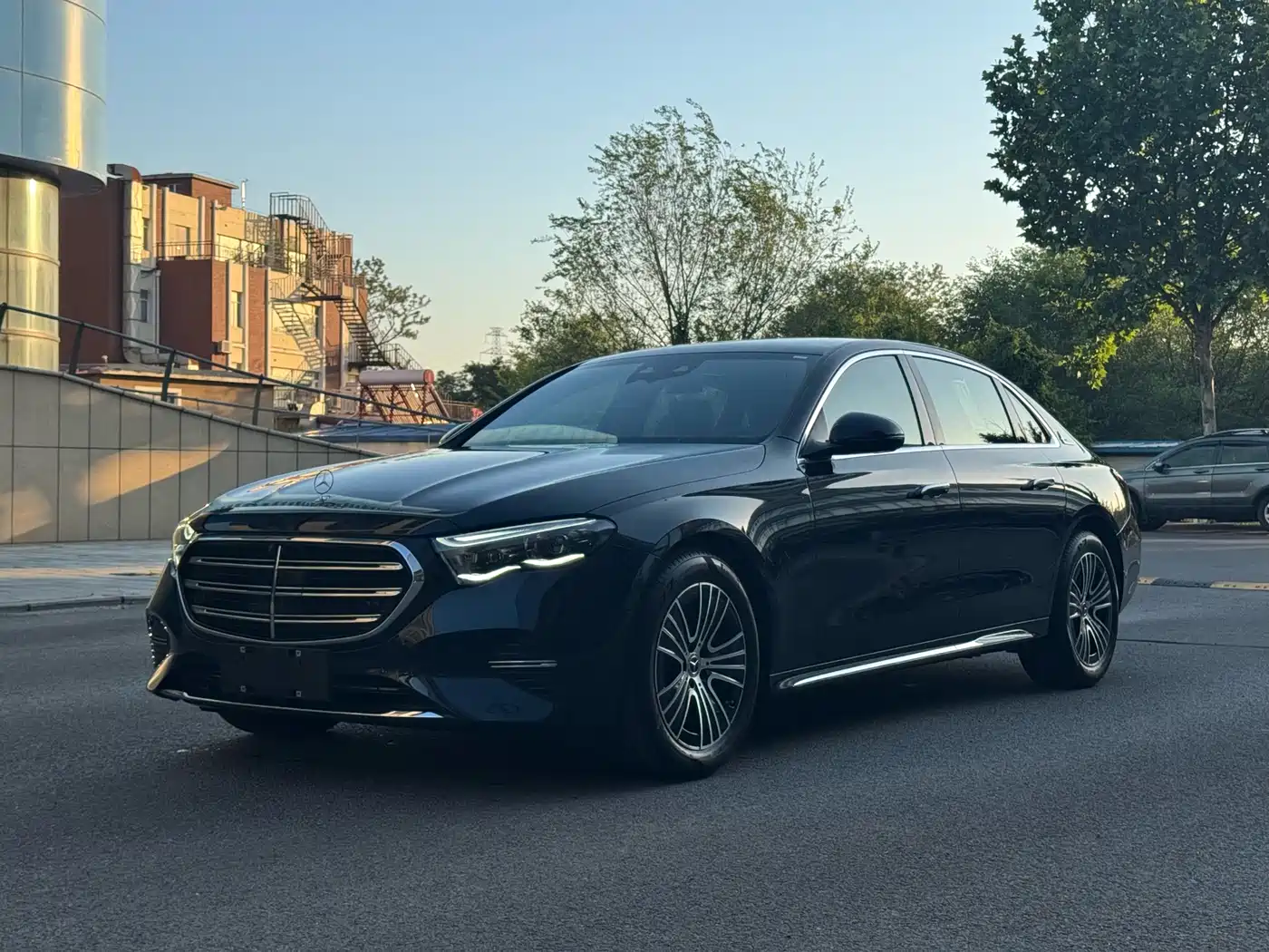 MERCEDES-BENZ E-CLASS