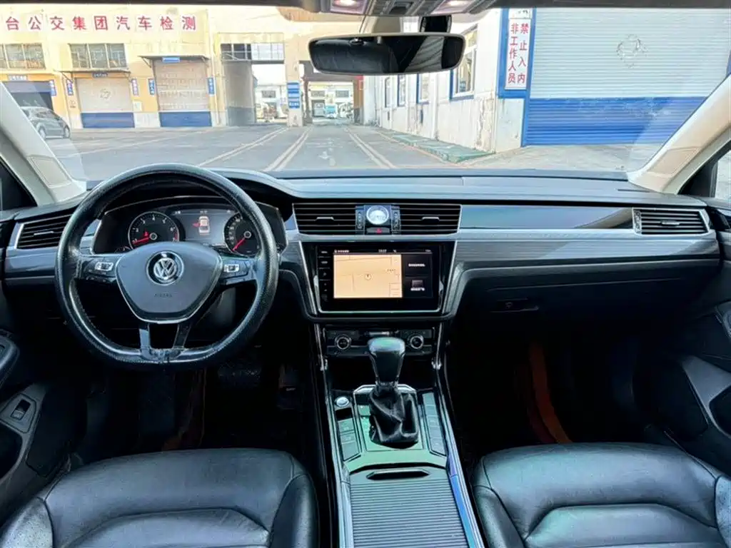 Volkswagen Phideon 2018 Facelift 380TSI FWD Business фото 9