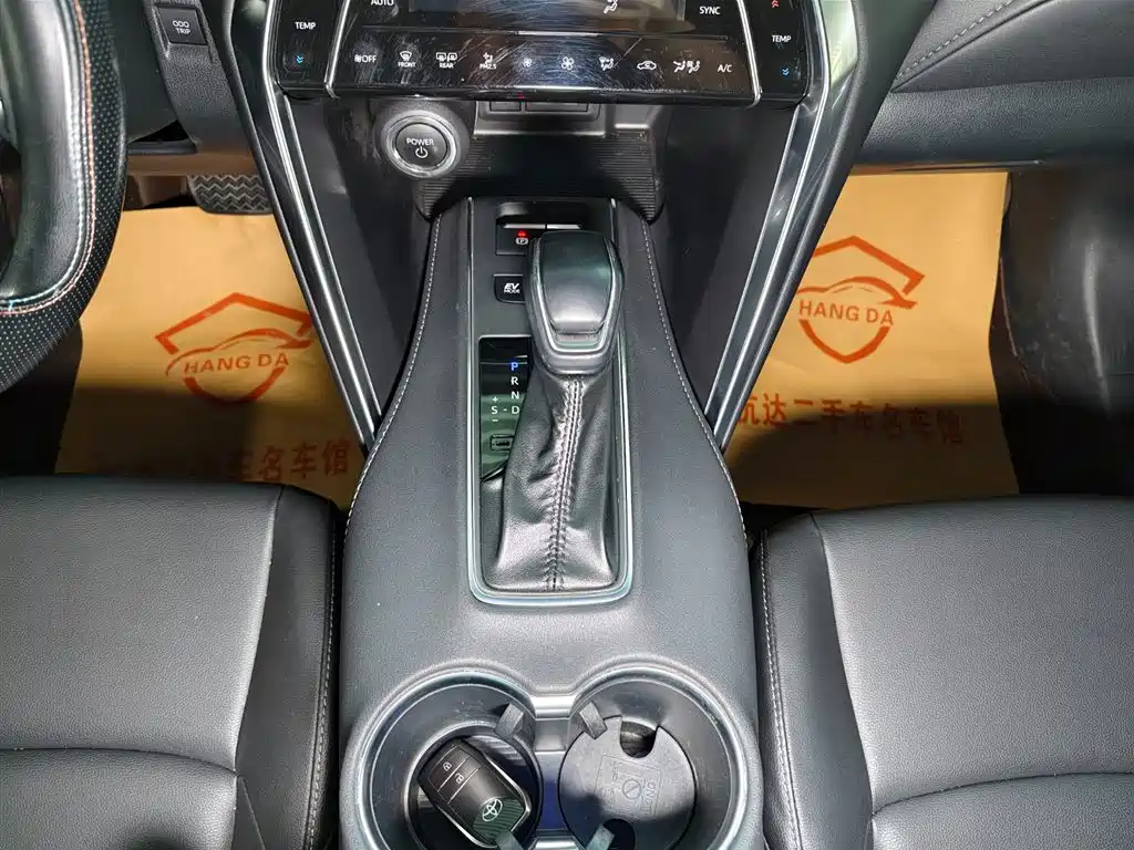Toyota Venza 2023 2.5L Smart Hybrid FWD Luxury фото 11