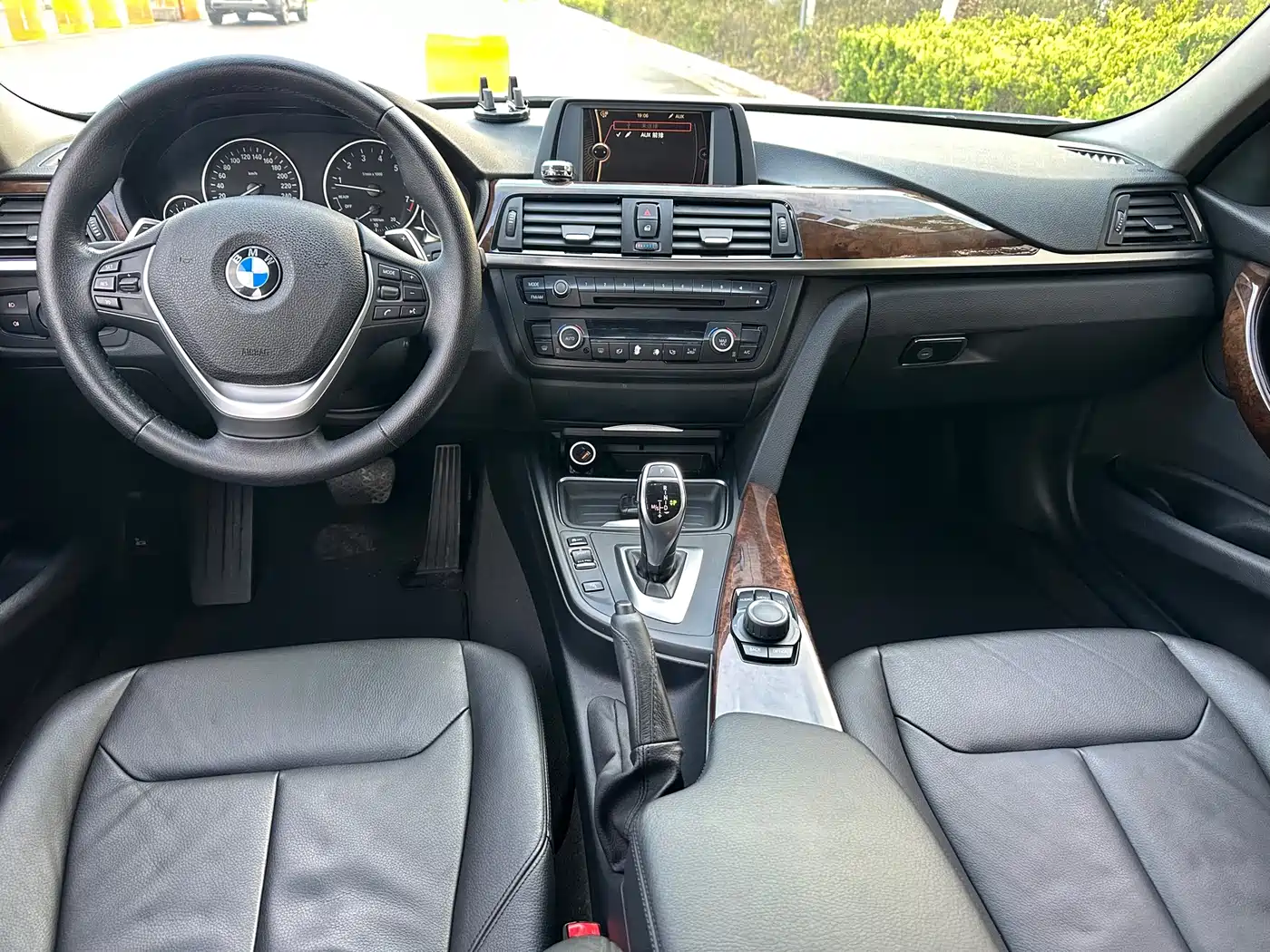 BMW 3 Series 2014 328Li Fashion фото 6