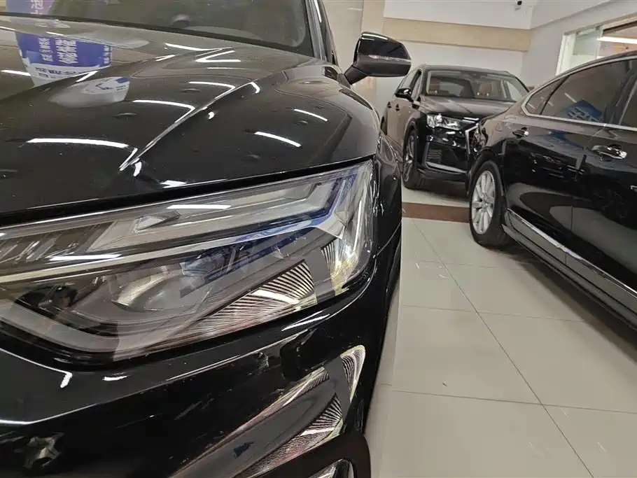 Audi Q5L 2023 40T Luxury Dynamic фото 5