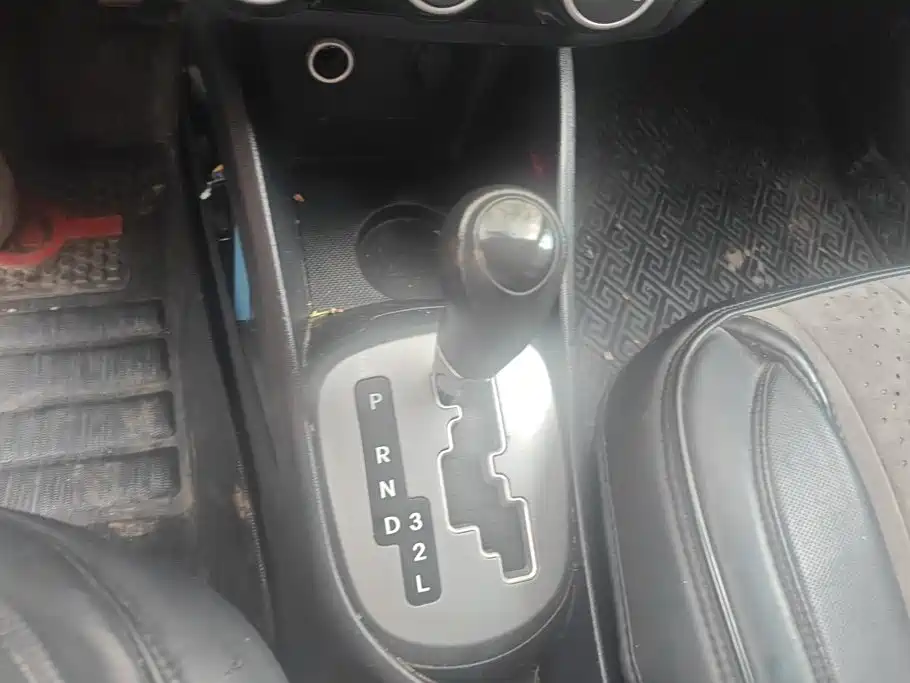 Kia K2 2017 2015 Sedan 1.4L AT GLS