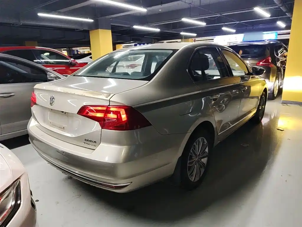 Volkswagen Bora 2017 1.6L Automatic Comfort фото 7