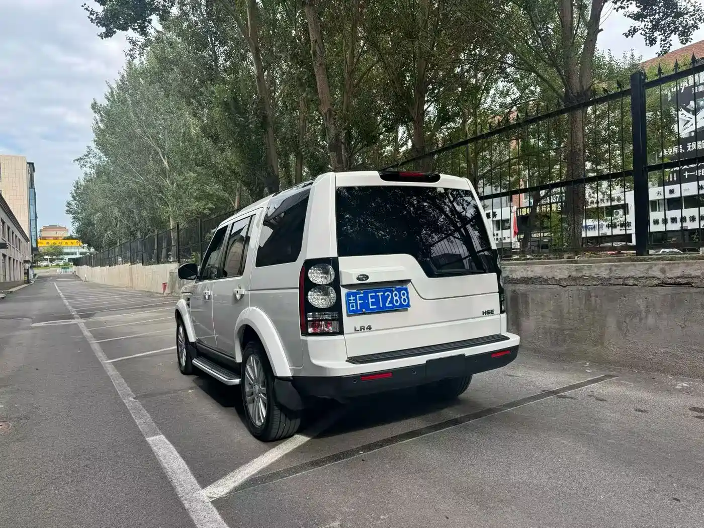 Фото 9 - Land Rover Discovery