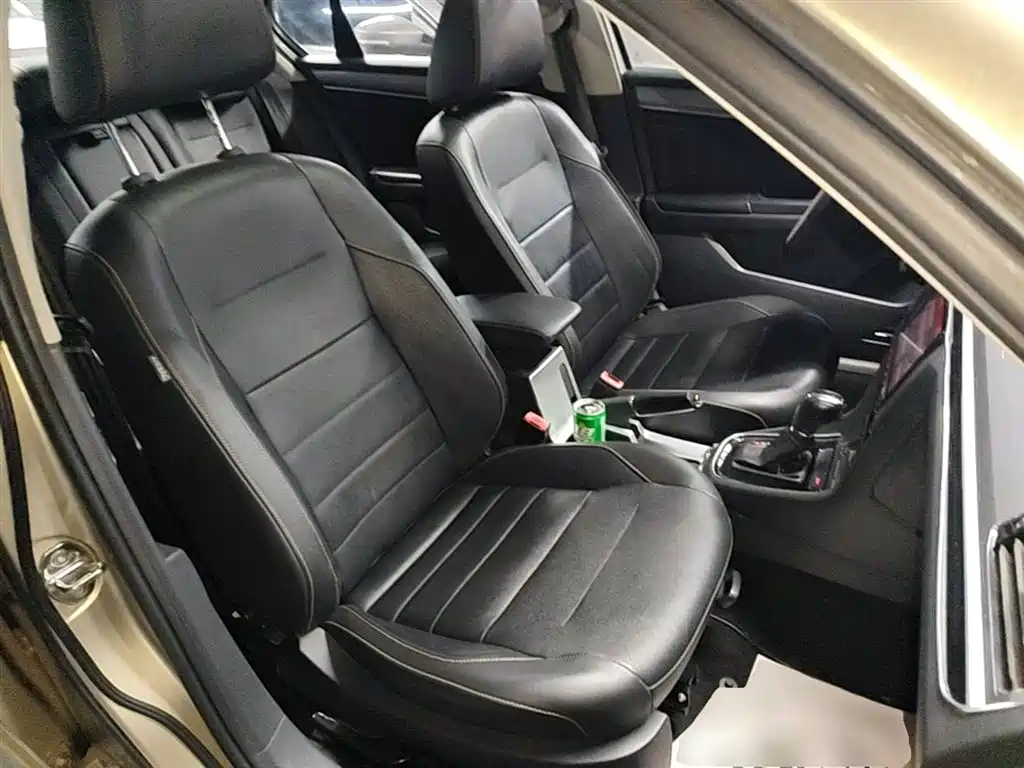Volkswagen Bora 2017 1.6L Automatic Comfort фото 25