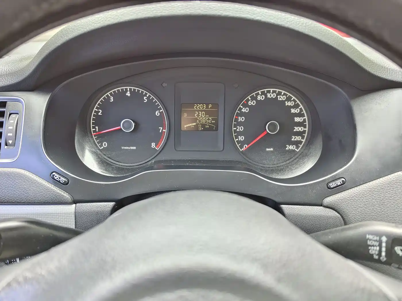 Volkswagen Sagitar 2014 Facelift 1.6L Automatic Comfort фото 14
