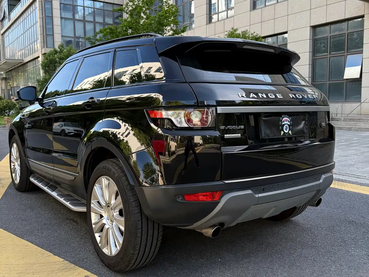 Land Rover Range Rover Evoque 2015 2.0T 5-Door Intelligent Edition фото 13