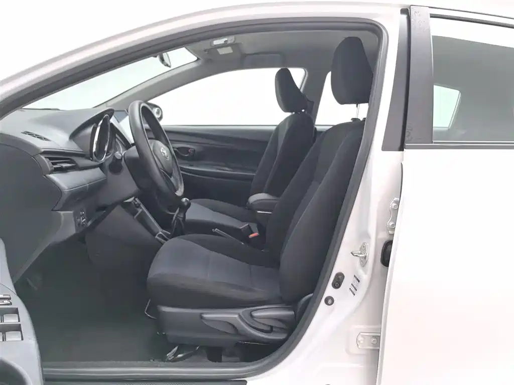 Toyota YARiS L Zhi Xuan 2016 Facelift 1.3E Manual Charming Edition фото 10