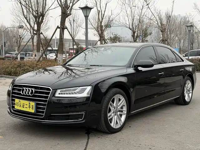 AUDI A8