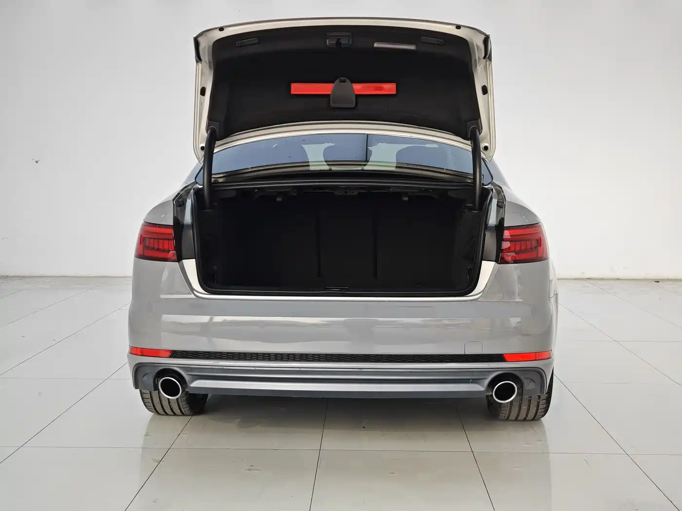 Photo 22 - Audi A4L