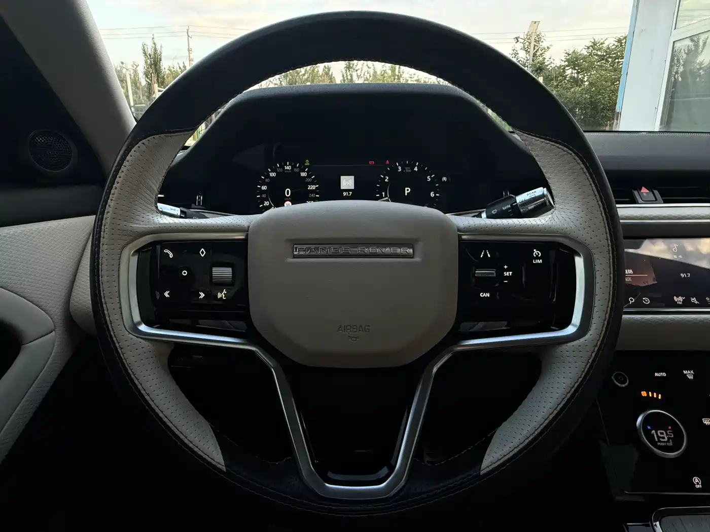 Land Rover Range Rover Evoque 2021 Range Rover Evoque L 249PS R-Dynamic S Performance Edition фото 18
