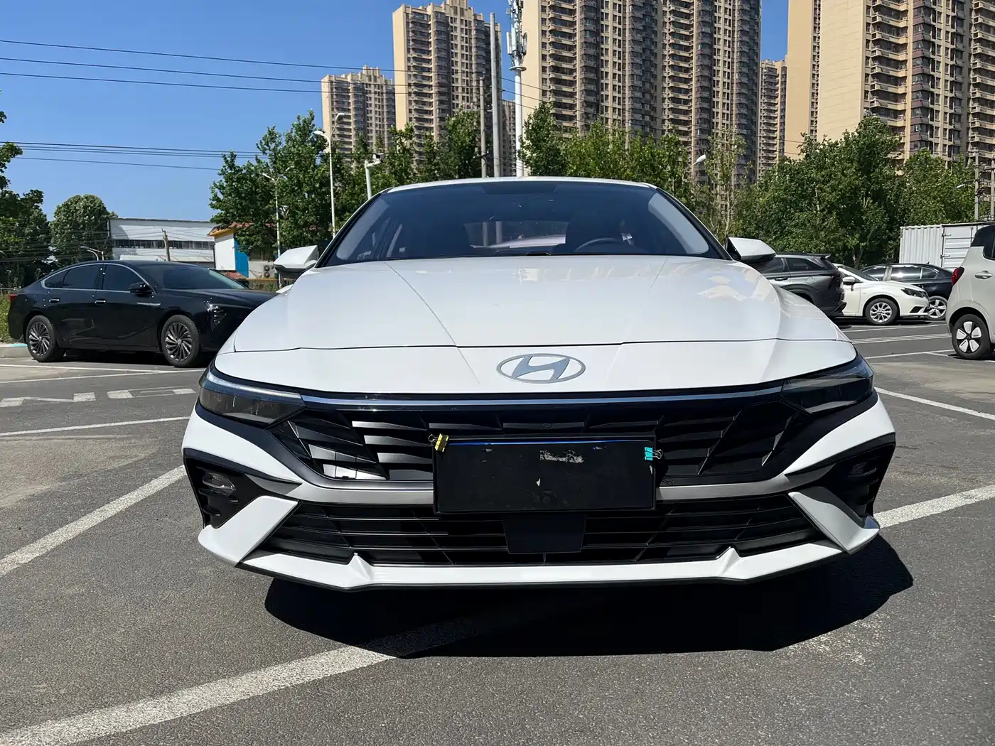 Hyundai Elantra 2023 1.5L CVT GLX Elite Edition фото 2