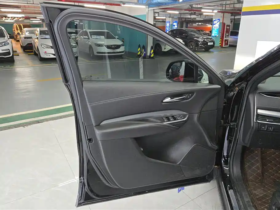Cadillac XT4 2020 28T 2WD Luxury фото 7