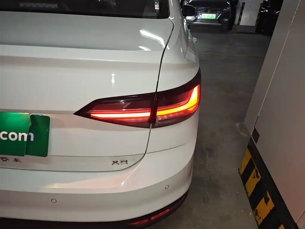Volkswagen Lavida 2023 New Sharp 1.5L Auto Premium Edition фото 24