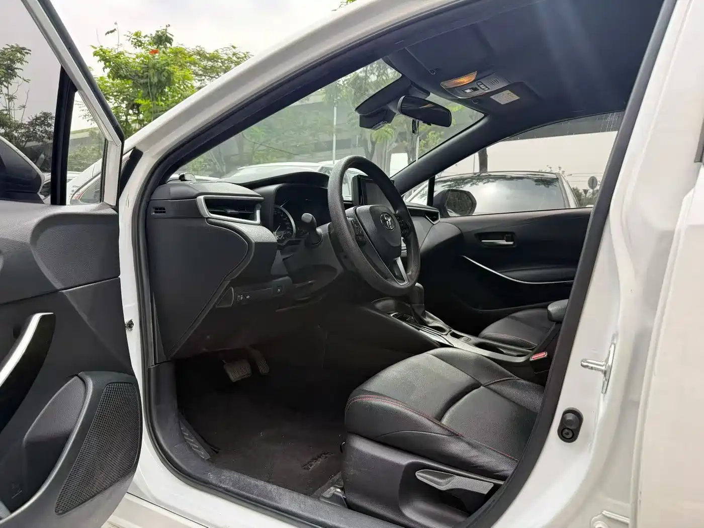Toyota Levin 2022 Dual Engine 1.8H E-CVT Leading Edition фото 2