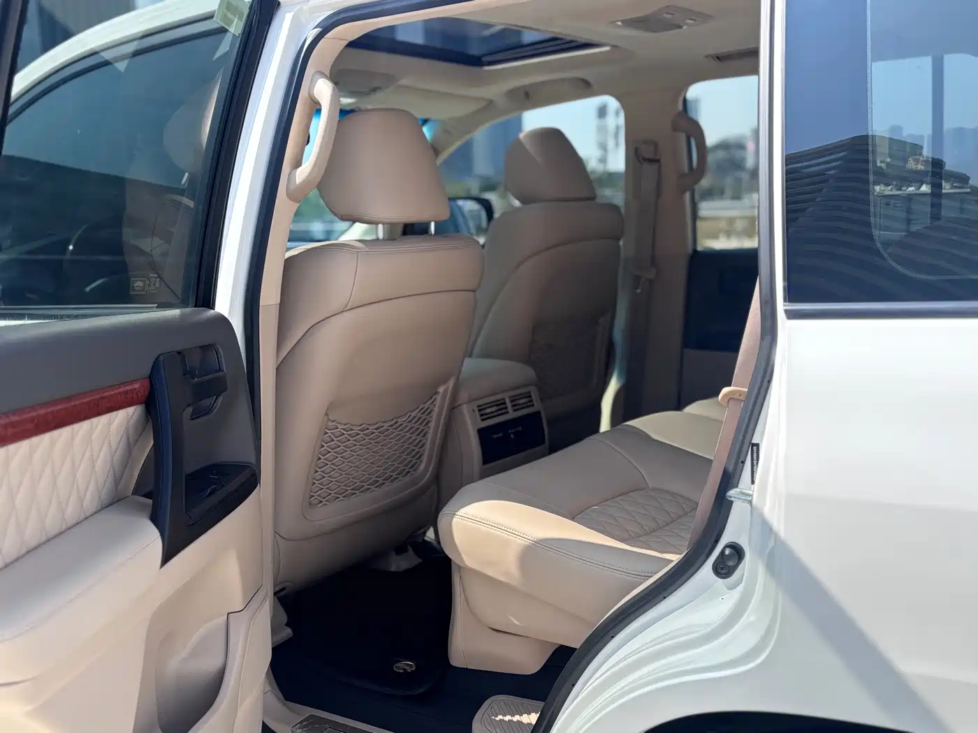 Toyota Land Cruiser (Import) 2015 4.0L V6 Middle East Limited Edition фото 7