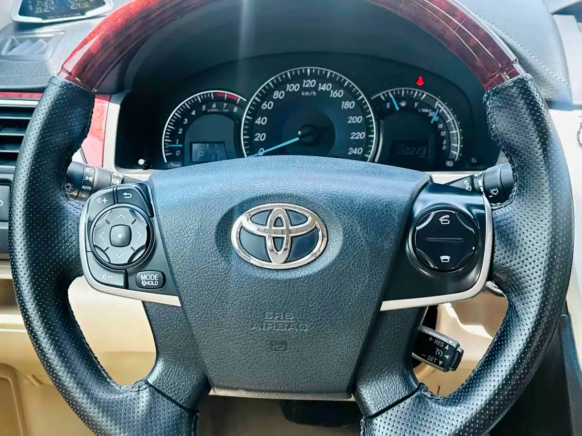 Toyota Camry 2012 2.5G Luxury Edition фото 16