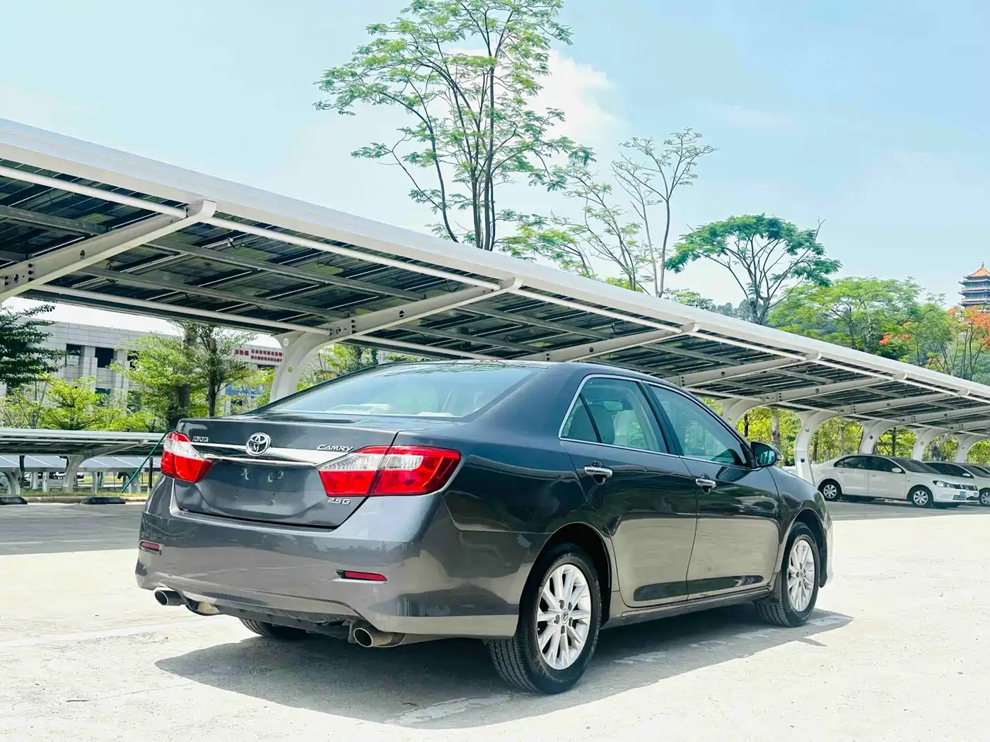 Toyota Camry 2012 2.5G Luxury Edition фото 5