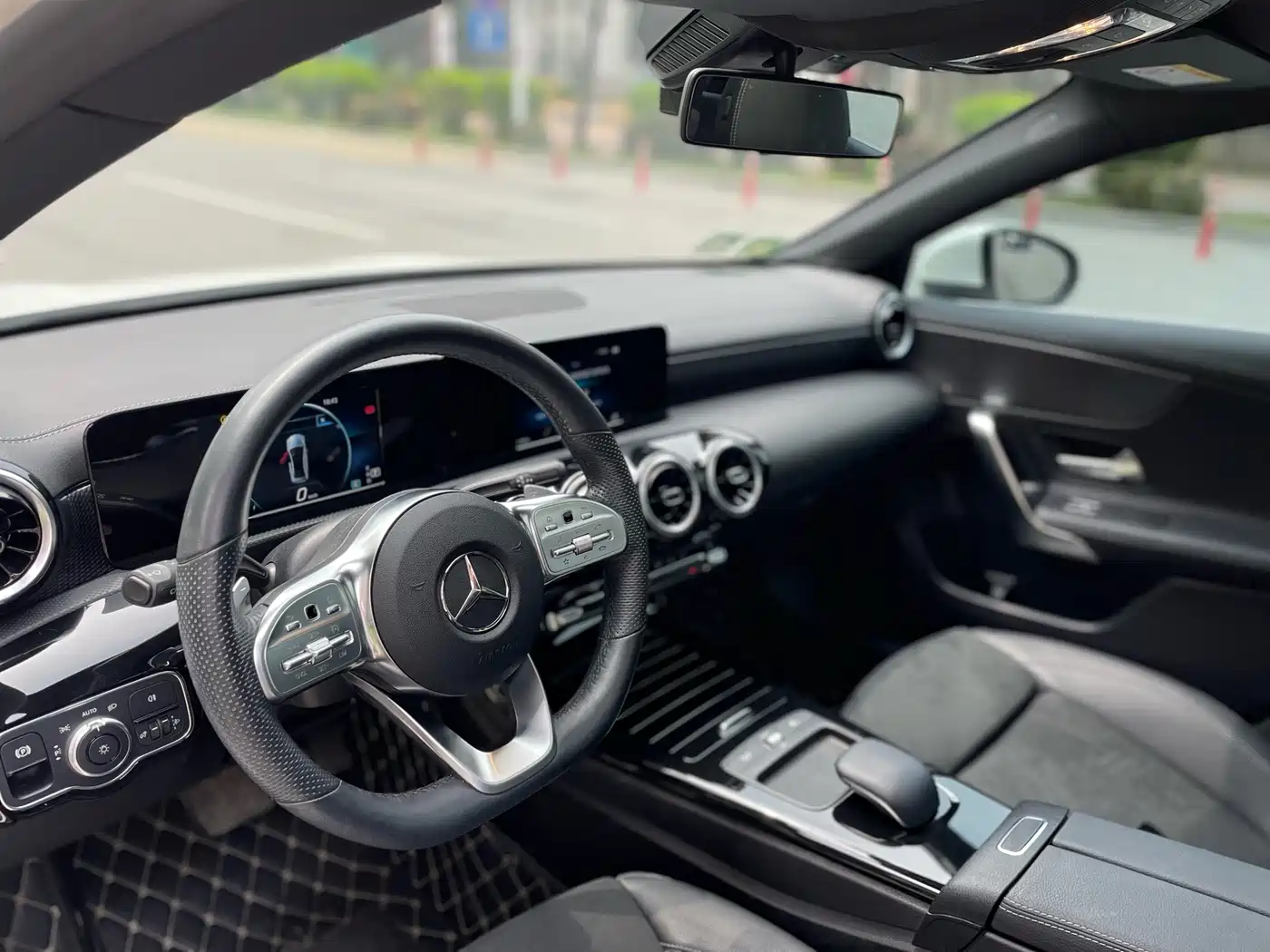 Mercedes-Benz A-Class 2020 A 180 L Sport Sedan фото 20