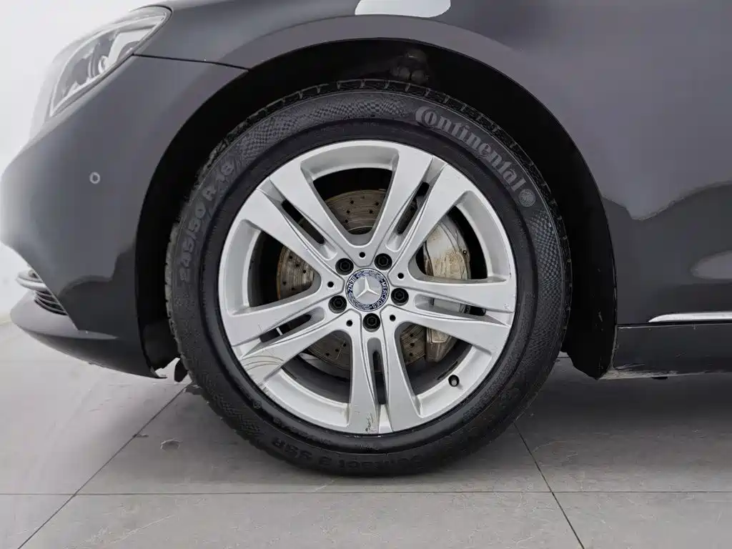 Фото 17 - Mercedes-Benz S-Class