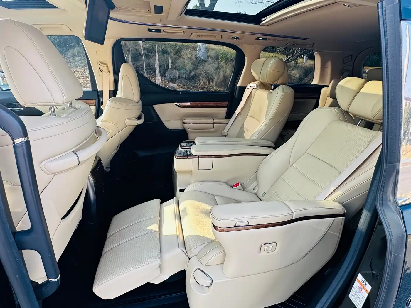 Toyota Alphard 2015 3.5L Premium Edition фото 8