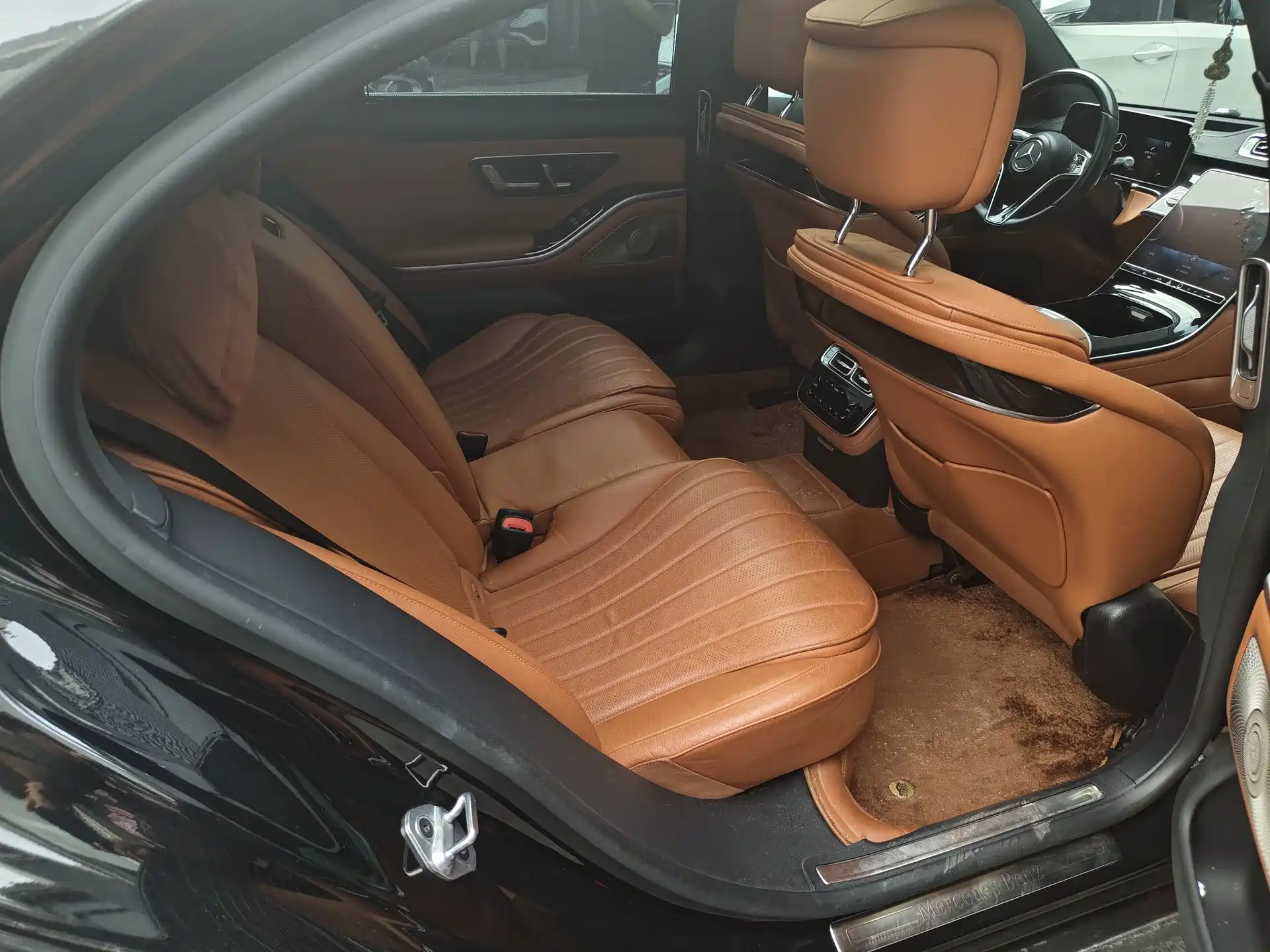 Фото 5 - Mercedes-Benz S-Class